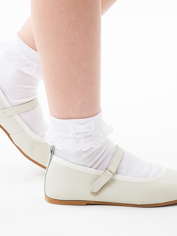 Calcetines ceremonia con puntilla, lazo y perlitas Condor