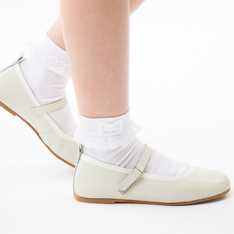 Calcetines ceremonia con puntilla, lazo y perlitas Condor